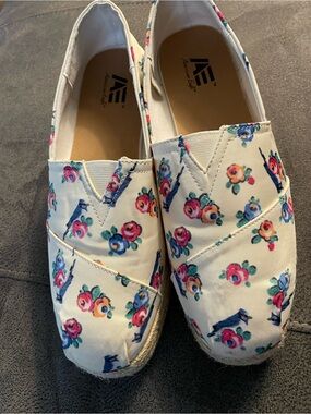 Floral Canvas Slip-On Espadrilles with Blue Bird Print, American Eagle brand.